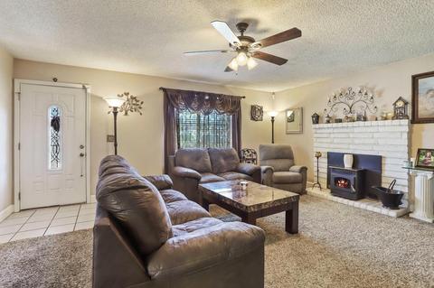 329 Lannis Ct, Ripon, CA 95366 photo 2