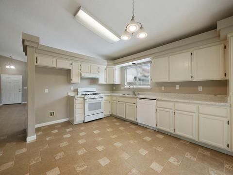 1600 Lariat Ln, Olivehurst, CA 95961 photo 5