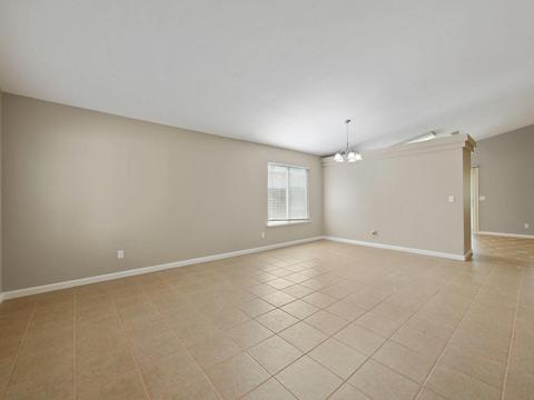 1600 Lariat Ln, Olivehurst, CA 95961 photo 3