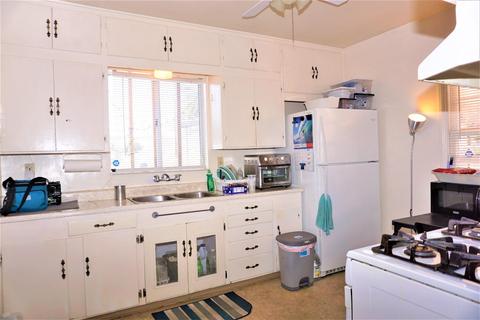 334 E Pine St, Lodi, CA 95240 photo 8