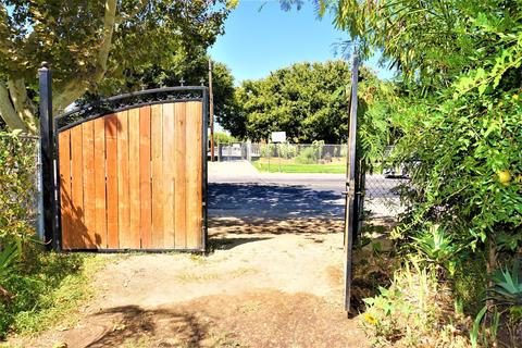 523 Sutter Ave, Modesto, CA 95351 photo 2