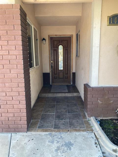 1016 Pine Tree Ln, Modesto, CA 95351 photo 2
