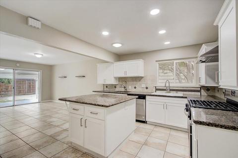 6520 Templeton Dr, Carmichael, CA 95608 photo 2