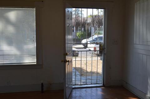 220 Sequoia Ave, Manteca, CA 95337 photo 2