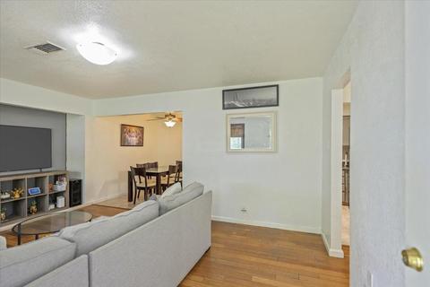 215 E Whittier Ave, Tracy, CA 95376 photo 5