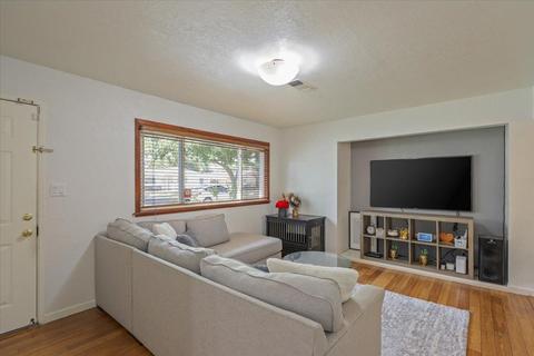 215 E Whittier Ave, Tracy, CA 95376 photo 6