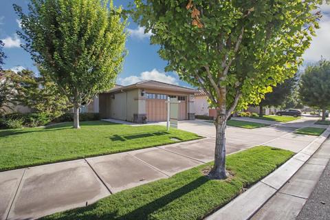 2318 Shadow Berry Dr, Manteca, CA 95336 photo 2