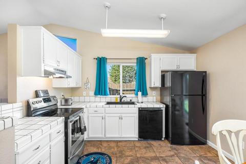 301 Crowley Dr, Turlock, CA 95382 photo 11