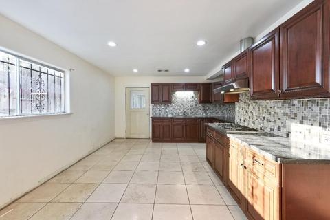 2004 E 9th St, Stockton, CA 95206 photo 12