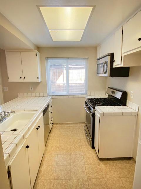 3939 Oak Villa Cir, Carmichael, CA 95608 photo 7