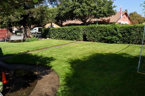1228 Houser Ln, Modesto, CA 95351 photo 5