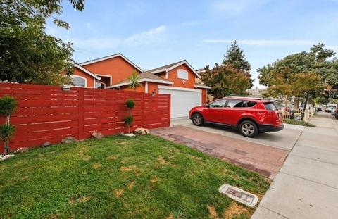 808 Fall River Dr, Modesto, CA 95351 photo 1