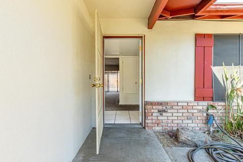 1817 Milpas Ln, Modesto, CA 95355 photo 5