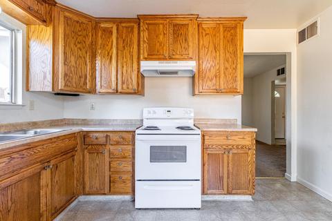 1817 Milpas Ln, Modesto, CA 95355 photo 9