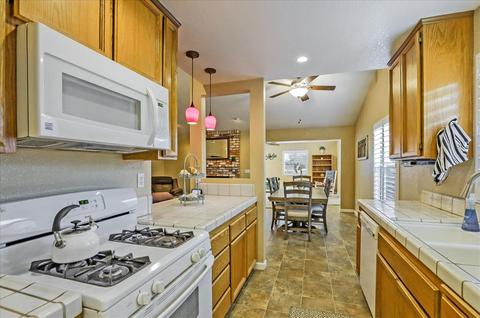 7909 Eagle Peak Way, Antelope, CA 95843 photo 3