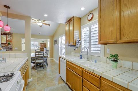 7909 Eagle Peak Way, Antelope, CA 95843 photo 16