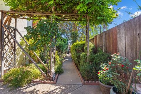 501 Derby Ln, Modesto, CA 95350 photo 30