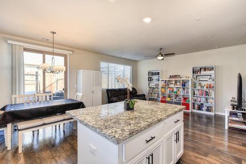 809 Stage Stop Loop, Rocklin, CA 95765 photo 2