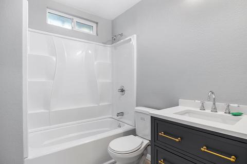 323 Laurel Ave, Modesto, CA 95351 photo 5
