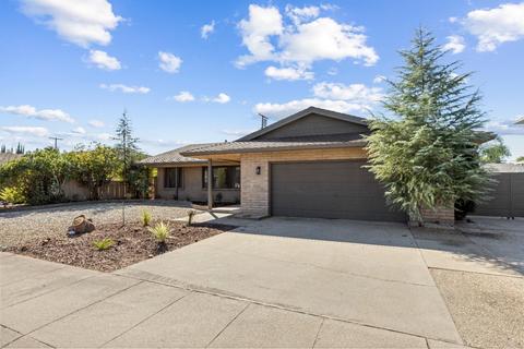 327 Shady Acres Dr, Lodi, CA 95242 photo 3