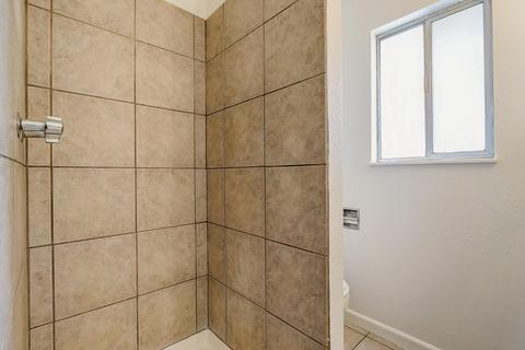 1002 Laurel Ave, Modesto, CA 95351 photo 21