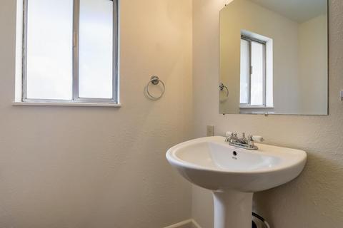 1002 Laurel Ave, Modesto, CA 95351 photo 22
