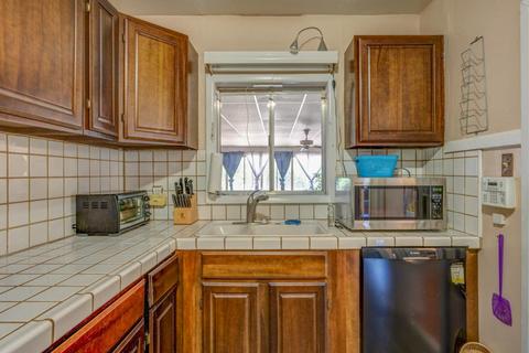 1053 W 10th St, Merced, CA 95341 photo 16