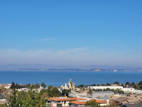 723 Crestview Dr, Pinole, CA 94564 photo 1