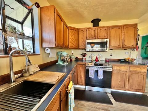 4557 Tomahawk Trl, Copperopolis, CA 95228 photo 3