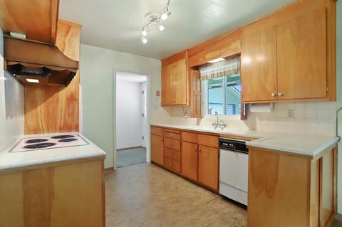 303 E Yorkshire Dr, Stockton, CA 95207 photo 9