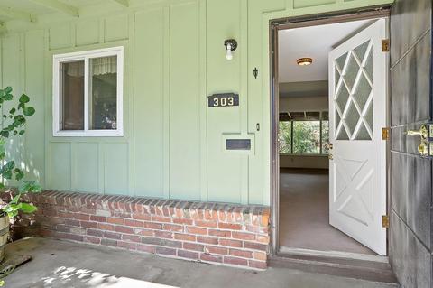 303 E Yorkshire Dr, Stockton, CA 95207 photo 3