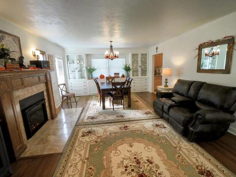 1027 Sierra St, Turlock, CA 95380 photo 5