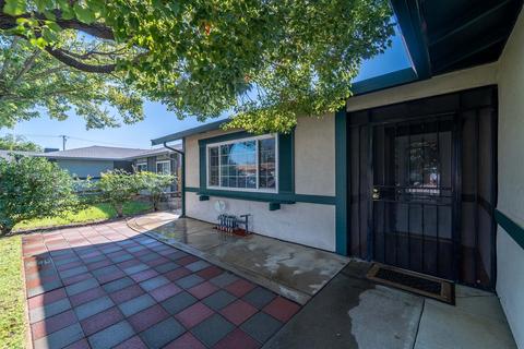 1262 Shaefer St, Manteca, CA 95336 photo 2