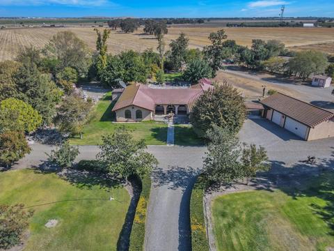 982 E Dudley Rd, French Camp, CA 95231 photo 2