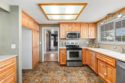 684 Garden Gate Dr, Manteca, CA 95336 photo 14