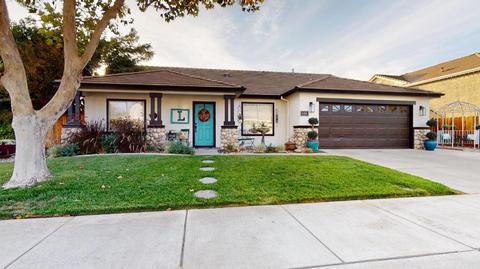 935 Ruess, Ripon, CA 95366 photo 2