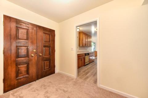 915 Villanova Dr, Davis, CA 95616 photo 7