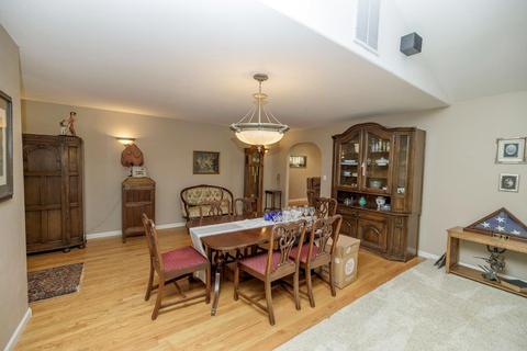 501 Leveland Ln, Modesto, CA 95350 photo 9