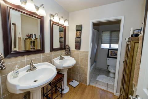 501 Leveland Ln, Modesto, CA 95350 photo 27