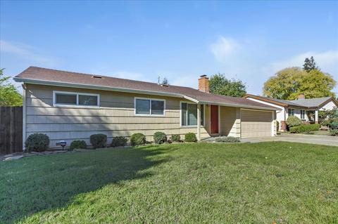 3713 Holloway Ln, Carmichael, CA 95608 photo 2