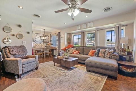 877 E C St, Oakdale, CA 95361 photo 7