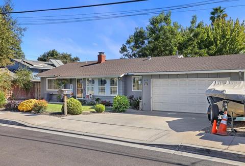 877 E C St, Oakdale, CA 95361 photo 2