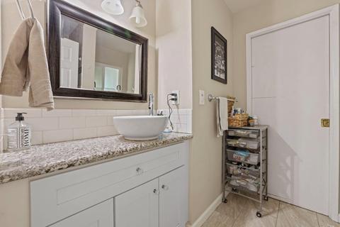 877 E C St, Oakdale, CA 95361 photo 17