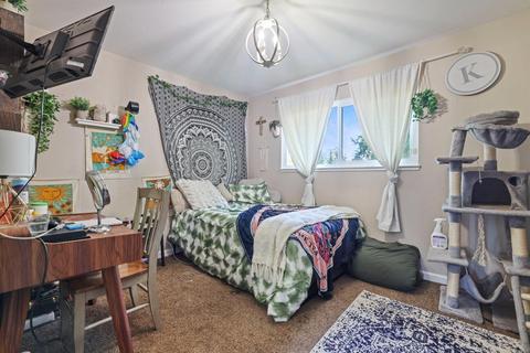 877 E C St, Oakdale, CA 95361 photo 21