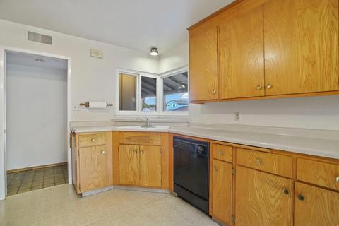 340 E Lancaster Dr, Stockton, CA 95207 photo 14