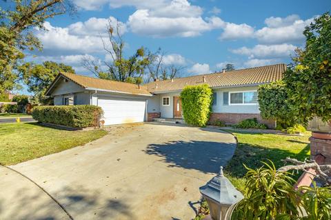 1000 Colonial Ct, Modesto, CA 95350 photo 4
