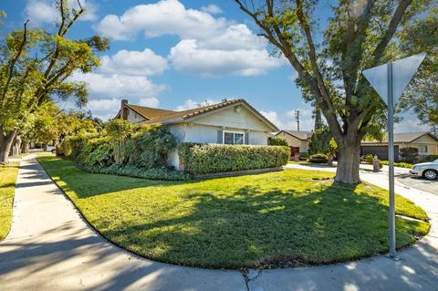 1000 Colonial Ct, Modesto, CA 95350 photo 3
