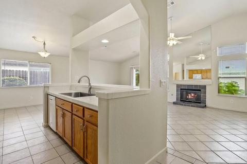 963 Bristow St, Manteca, CA 95336 photo 2