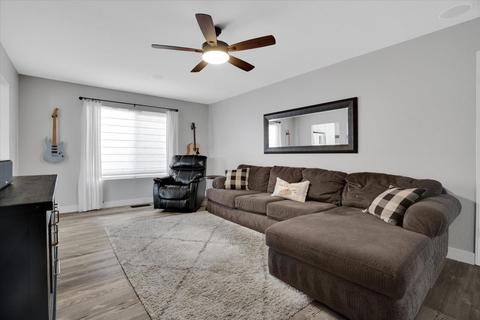 1941 Carleton, Turlock, CA 95382 photo 4