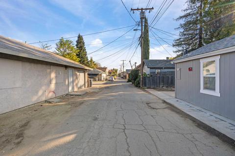 208 Flora St, Lodi, CA 95240 photo 4